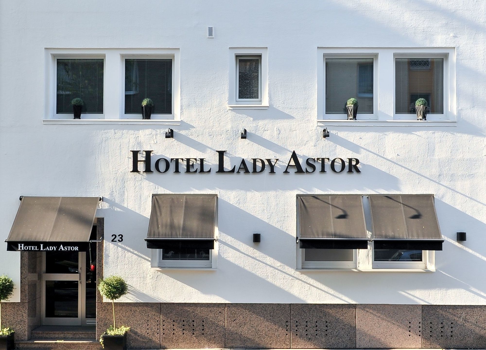 Hotel Sir & Lady Astor Düsseldorf Exterior foto